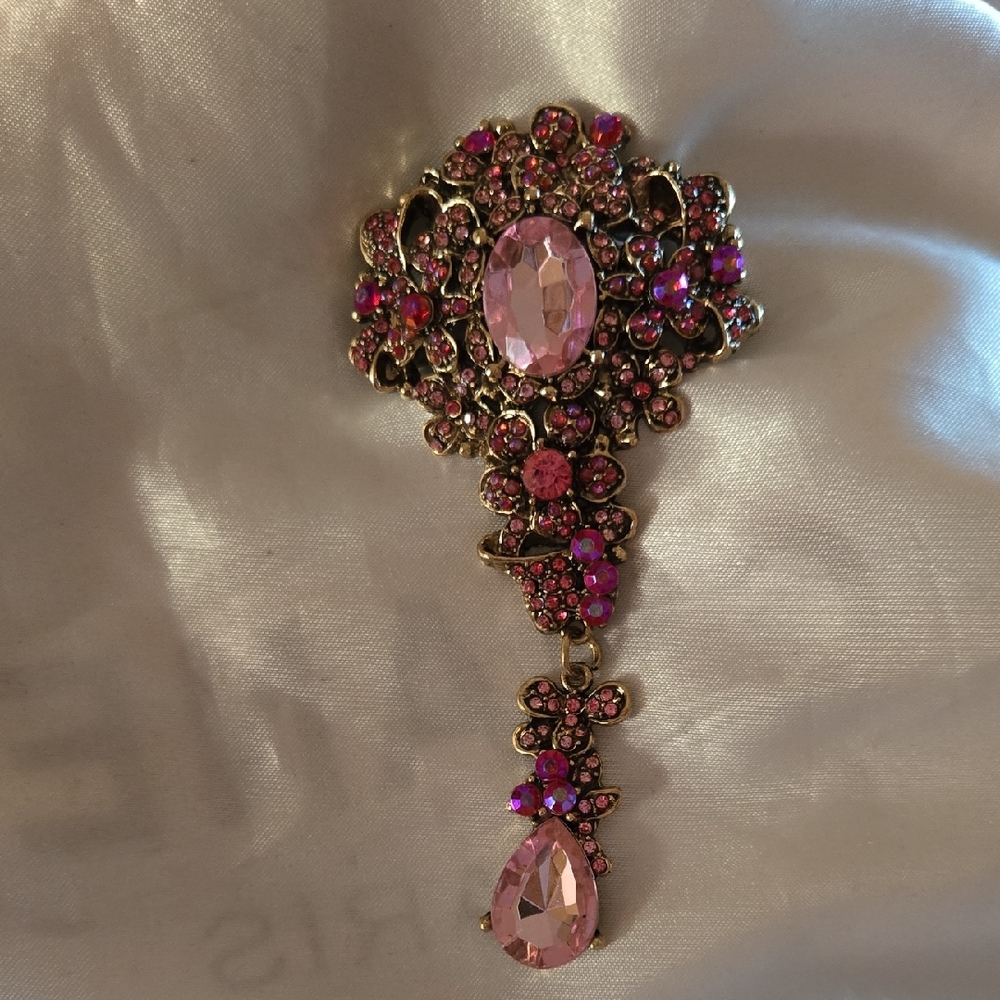 Elegant Pink Gemstone Brooch